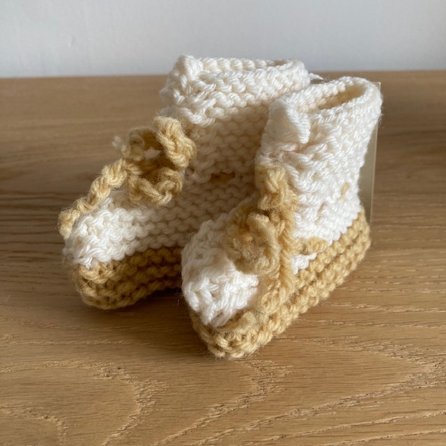 Chaussons bébé teinture curcuma